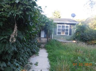 220 Chestnut Dr S, Saylorsburg, PA 18353