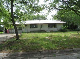 409 S 6th St, Pender, NE 68047