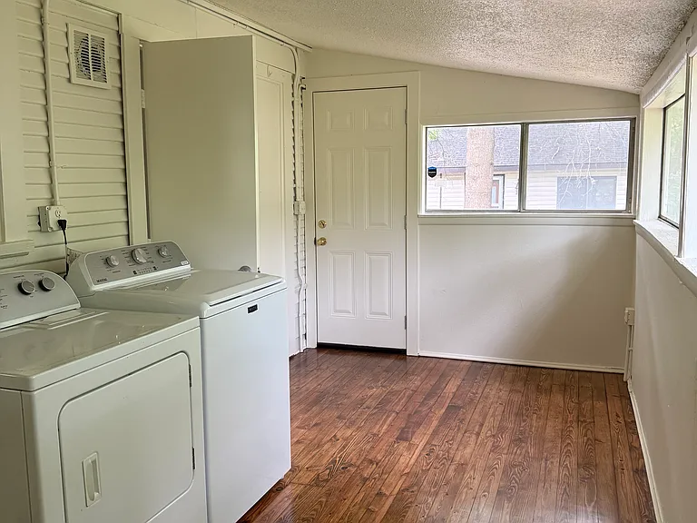 327 S Duncan Ave — Photo 18