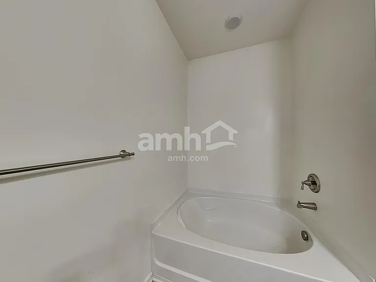 553 Friar Park Ln — Photo 11