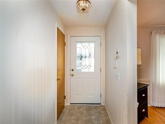4th image of 21 Gentian Way