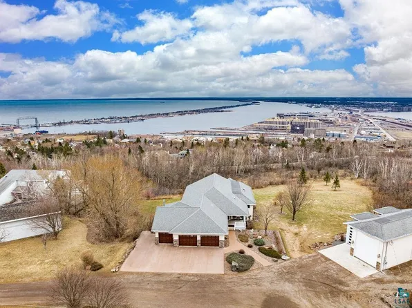 1202 W 8th St, Duluth, MN 55806