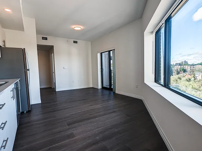 387 King St E #201 — Photo 6
