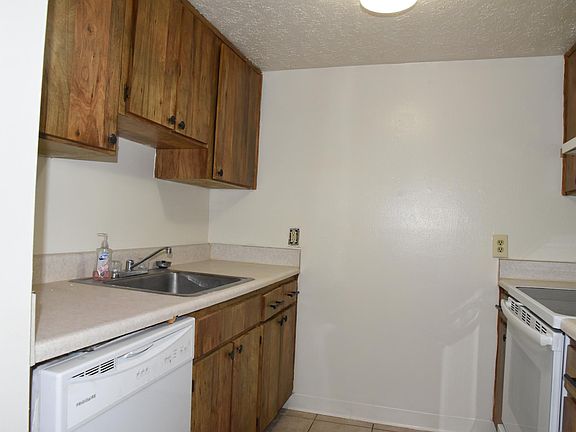 3rd image of 3111 W Horatio St APT 106