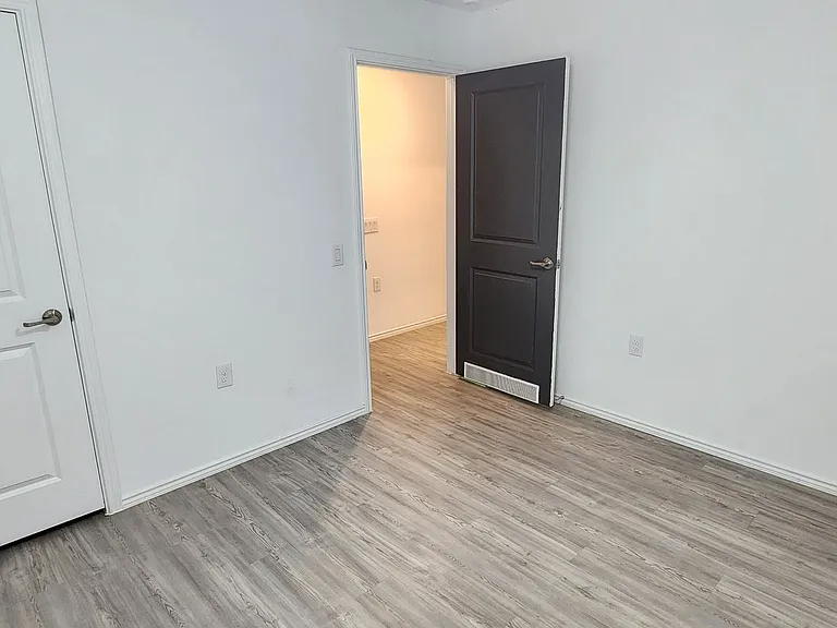 4538 Zoe Pass — Photo 17