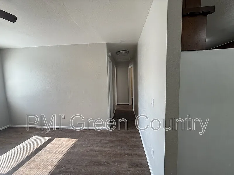 2 bed, 1.0 bath, 750 sqft, $838 — Photo 4