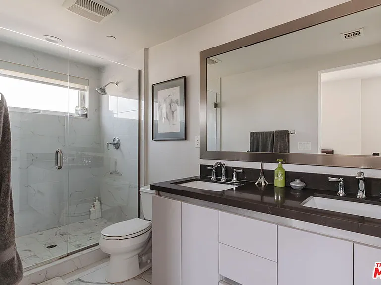 6072 Pickford St — Photo 33