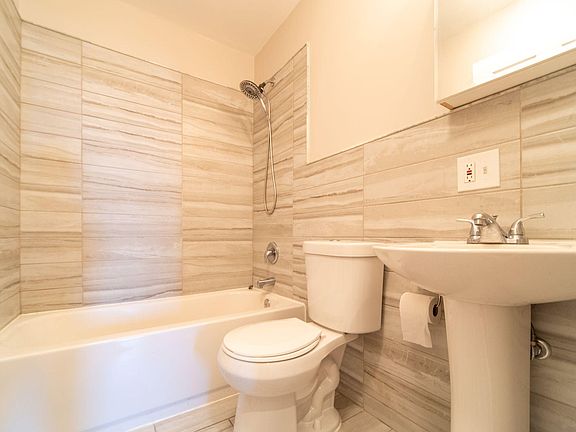 4th image of 39 Romaine Ave Floor 1