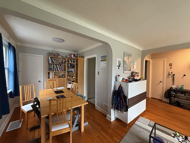 160 Mountbatten Ave — Photo 5