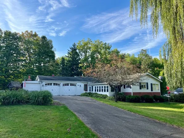 3092 Sheldon Dr, Erie, PA 16509