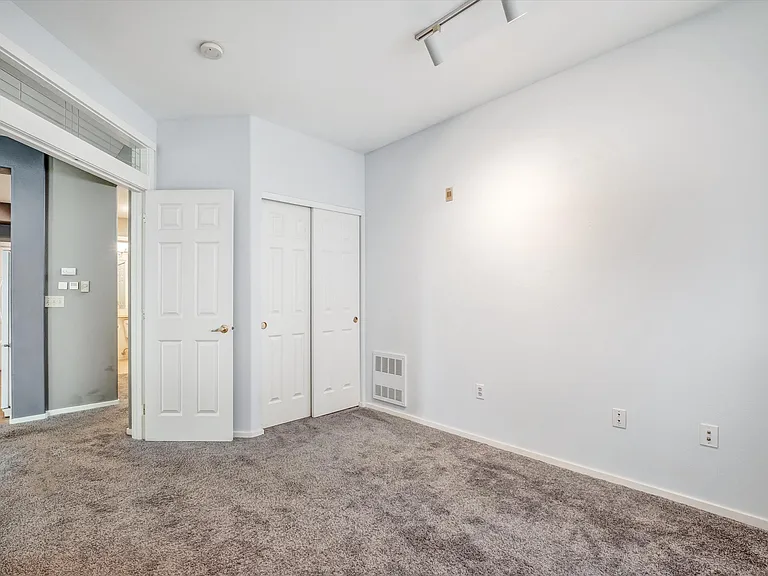 4319 NE 5th Ct — Photo 14