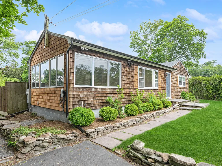 4019 Noyack Rd — Photo 21