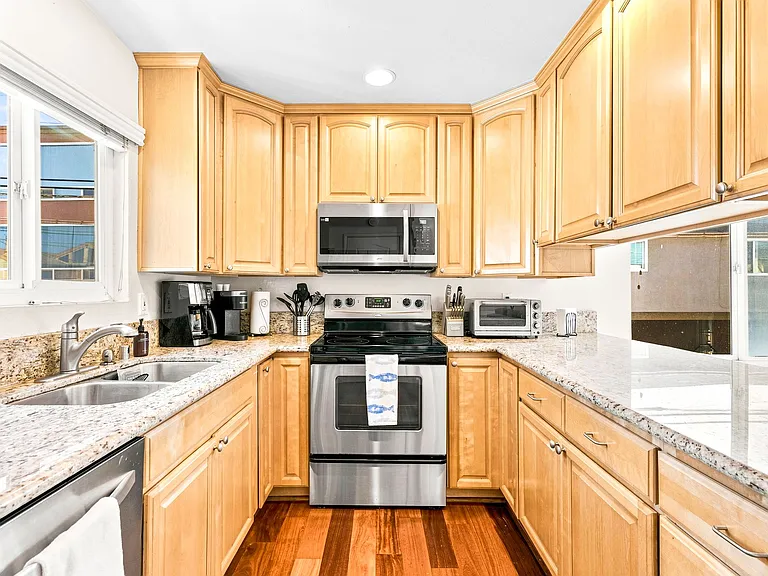 3843 Riviera Dr #3 — Photo 38