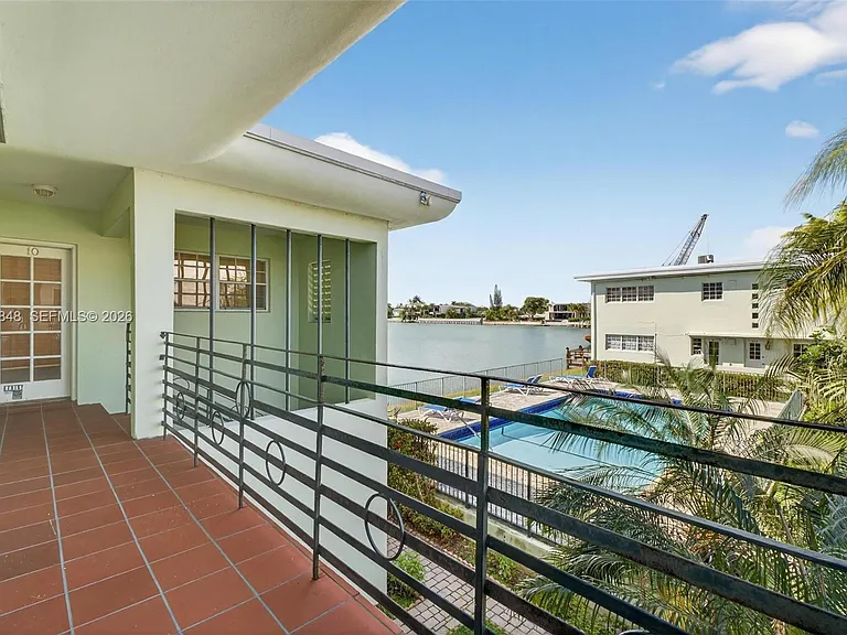 8600 Byron Ave #9 — Photo 23