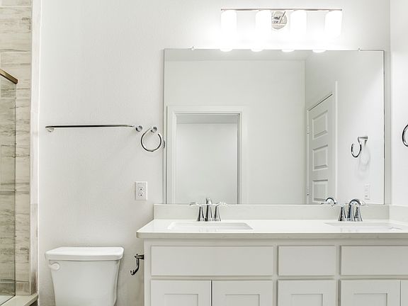 Extra Suite bath