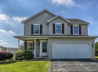 609 Butterfly Cir, Dallastown, PA 17313
