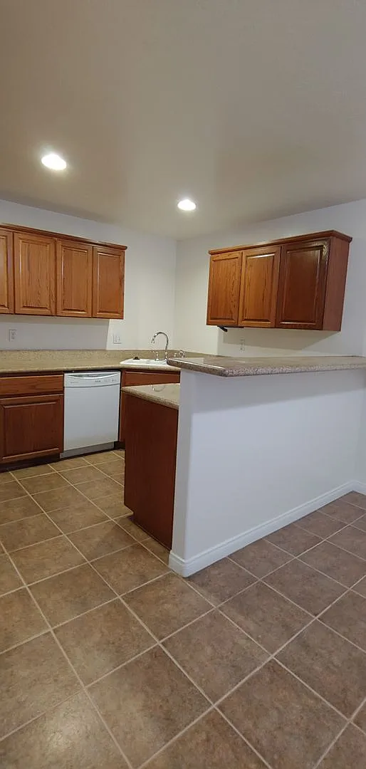7113 Victor Place — Photo 3