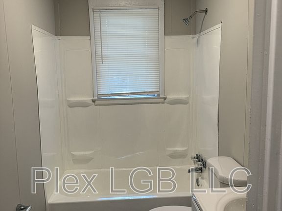 2nd image of 613 Snelson St