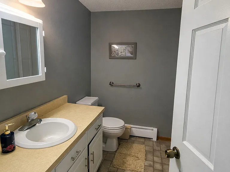 51 Riverside Dr — Photo 7