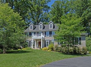 2348 Chestnut St, Falls Church, VA 22043