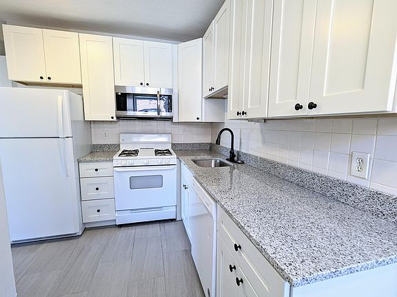 4th image of 3115 Osceola St APT 2W