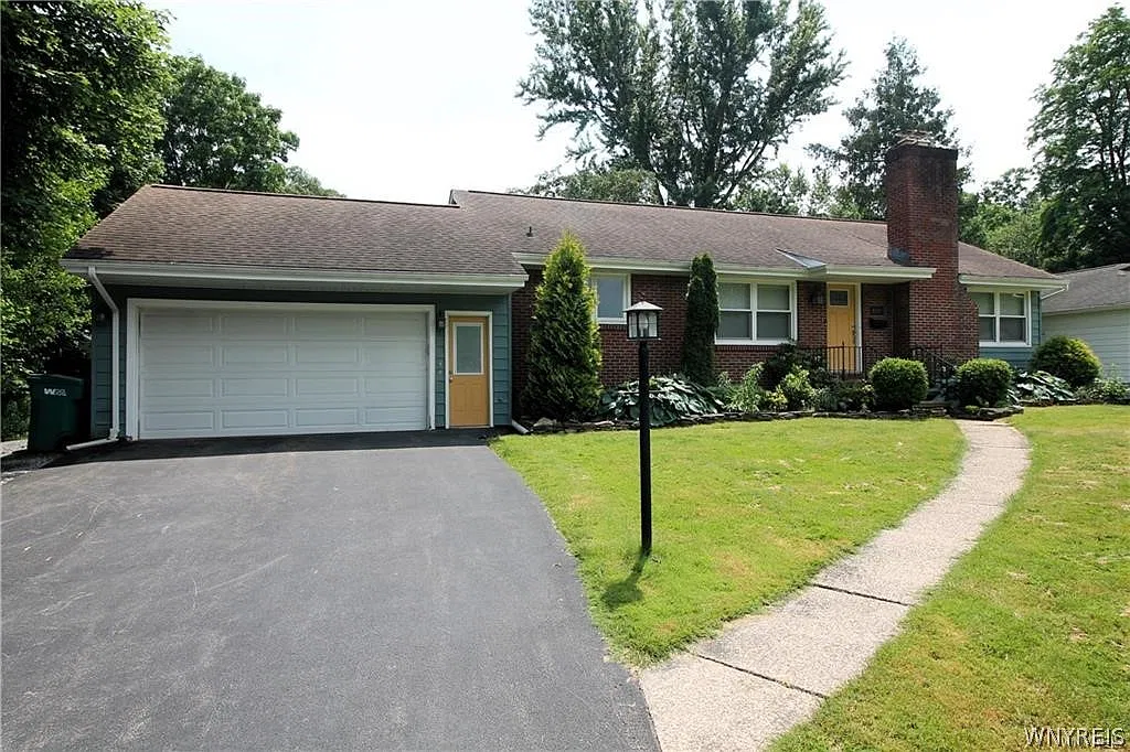 3 bed, 1.5 bath, 1341 sqft, $2,900 — Photo 3