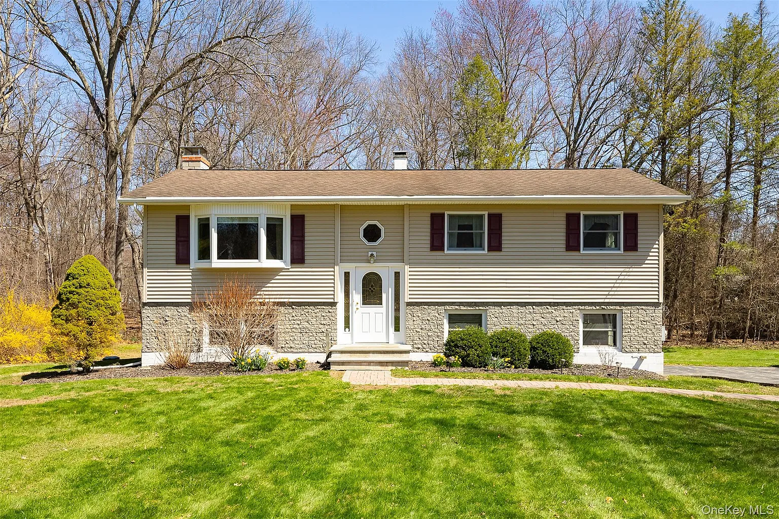 41 Julie Drive photo 1