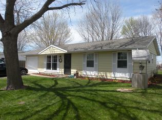 313 Timber Ridge Dr E, Oakwood, IL 61858