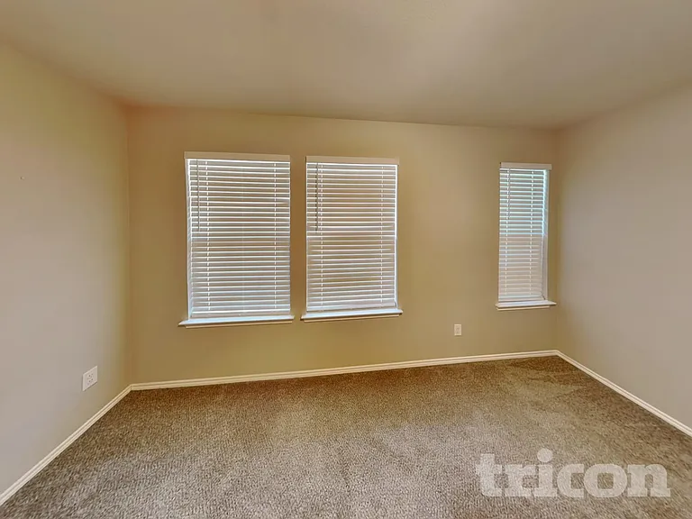 208 Carson Dr — Photo 10