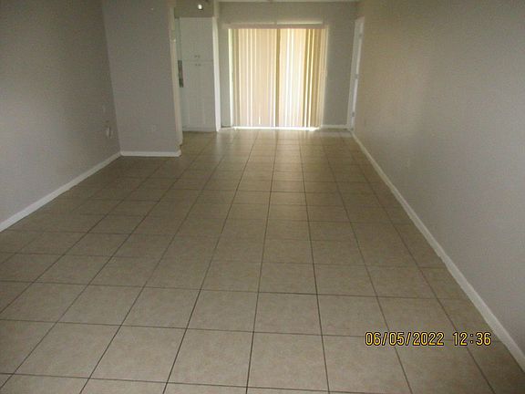 3rd image of 2851 Delrose Dr N