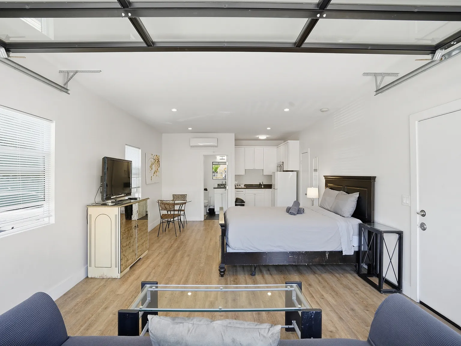Studio, 500 sqft, $2,300 — Photo 4
