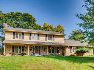 6404 Mendelssohn Ln, Hopkins, MN 55343