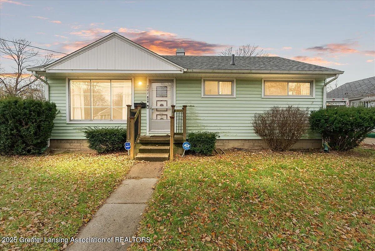 201 W Graham Ave photo 1