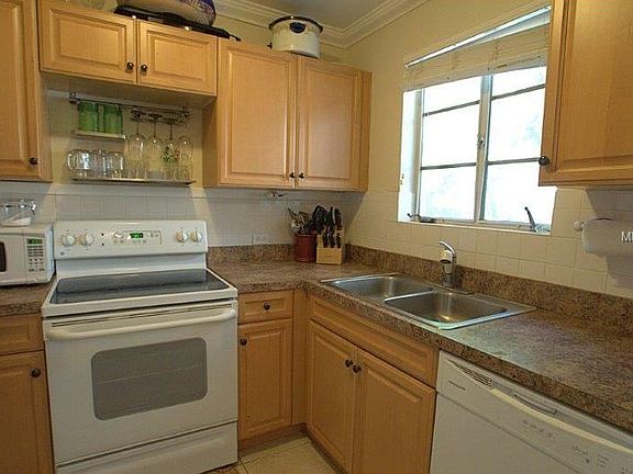 5th image of 1212 Aloha Ln