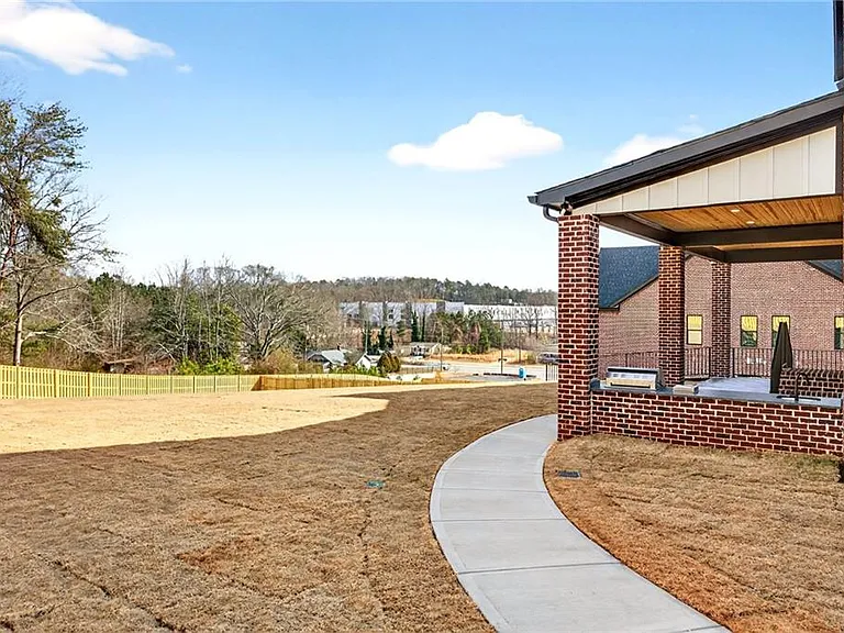 405 Thunder Rd — Photo 52