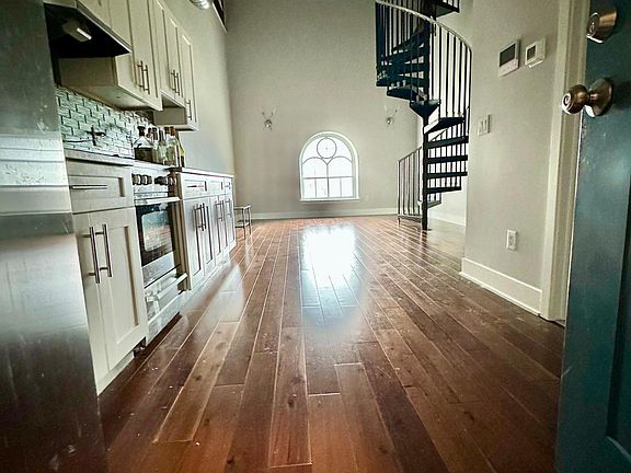 4th image of 1003 S 4th St #37