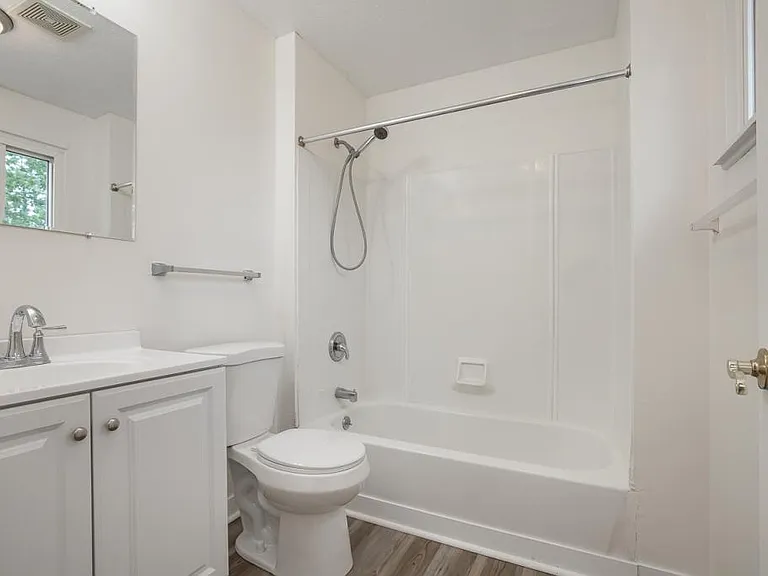 18619 Arrowhead Ave — Photo 12
