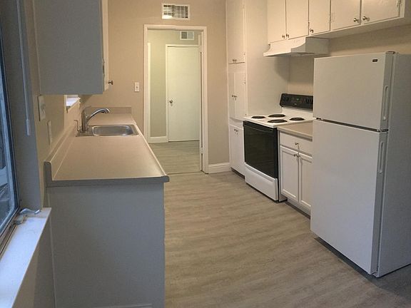 5th image of 3928 El Camino Ave