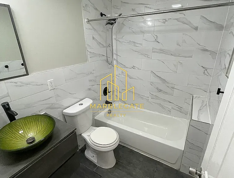 220 N 5th St #22 — Photo 6