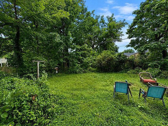3rd image of 301 31st Street Dr SE