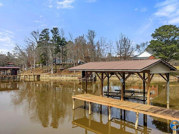 2nd image of 750 County Road 454