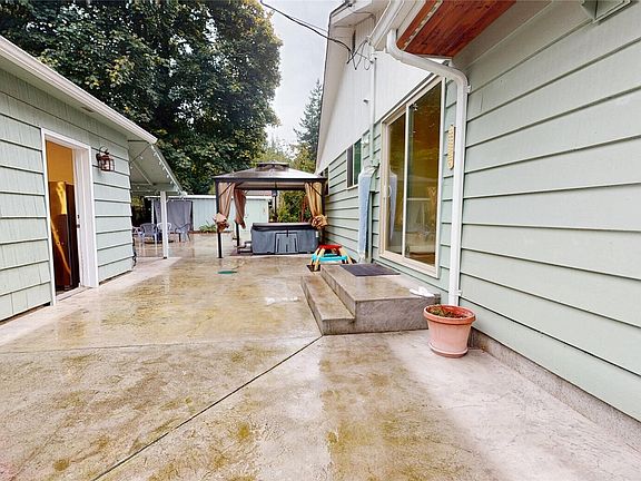 4th image of 341 E Island Lake Drive