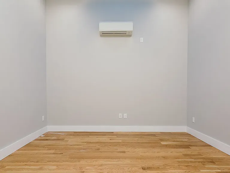 228 New York Ave #3 — Photo 6