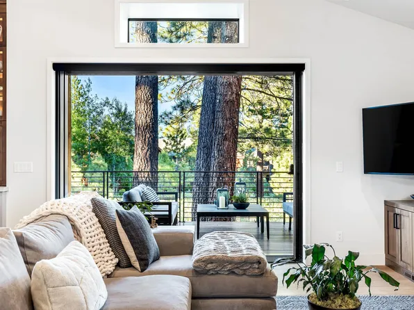 9365 Heartwood Dr, Truckee, CA 96161