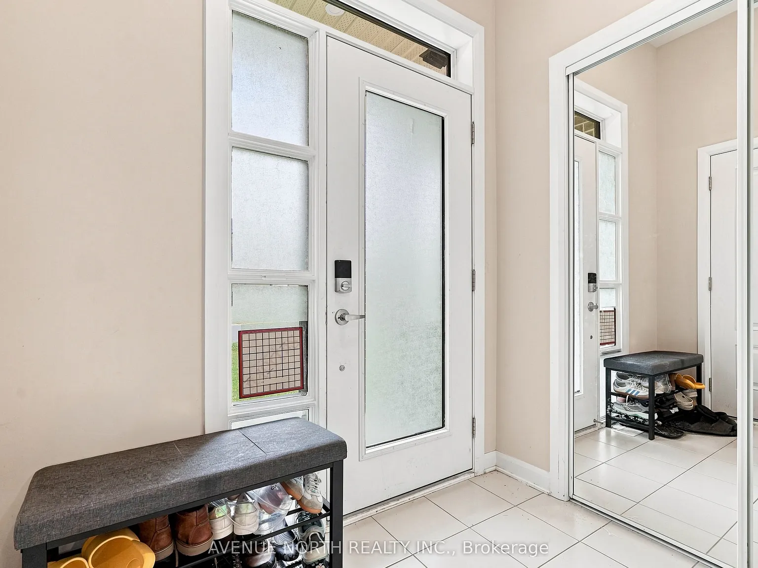 3 bed, $2,700 — Photo 2