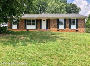 1104 Amity Dr, Greensboro, NC 27406