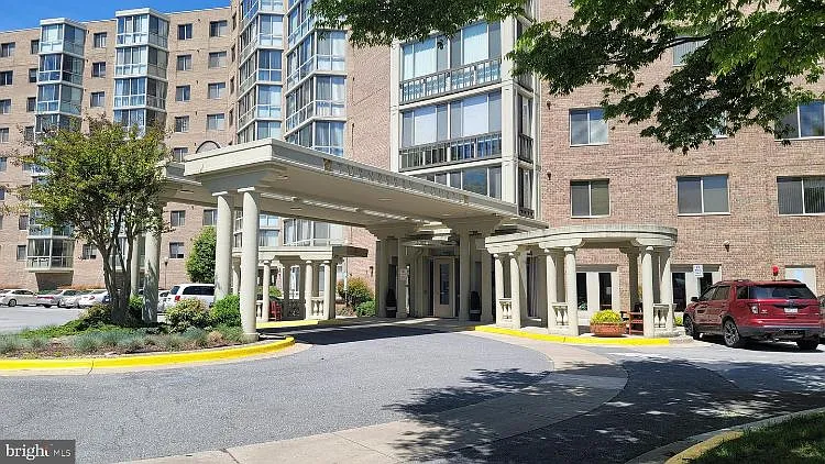 3005 S Leisure World Blvd APT 206 photo 1