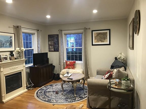 2nd image of 5 Garden Ct APT 2