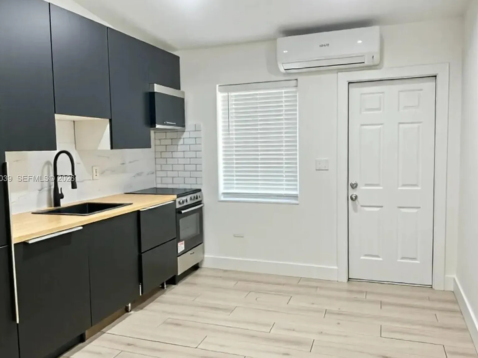 2 bed, 1.0 bath, 700 sqft, $2,750 — Photo 3