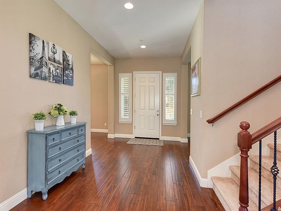 3rd image of 313 Cobble Rock Ct